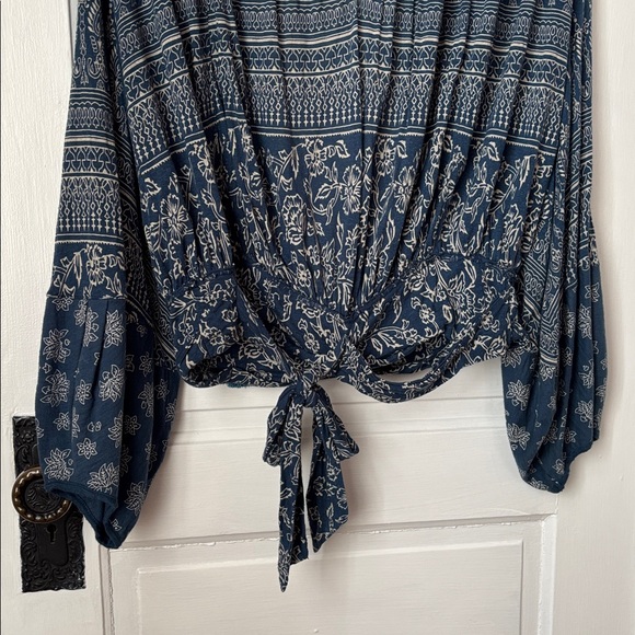 FREE PEOPLE WEEKEND WARRIOR BOHO BALLOON SLEEVE TOP - Picture 4 of 12